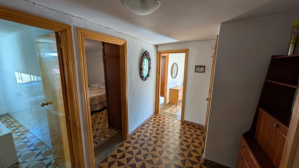 4 bedroom Villa for sale in Condemios de Arriba - € 60,000 (Ref: 9595993)