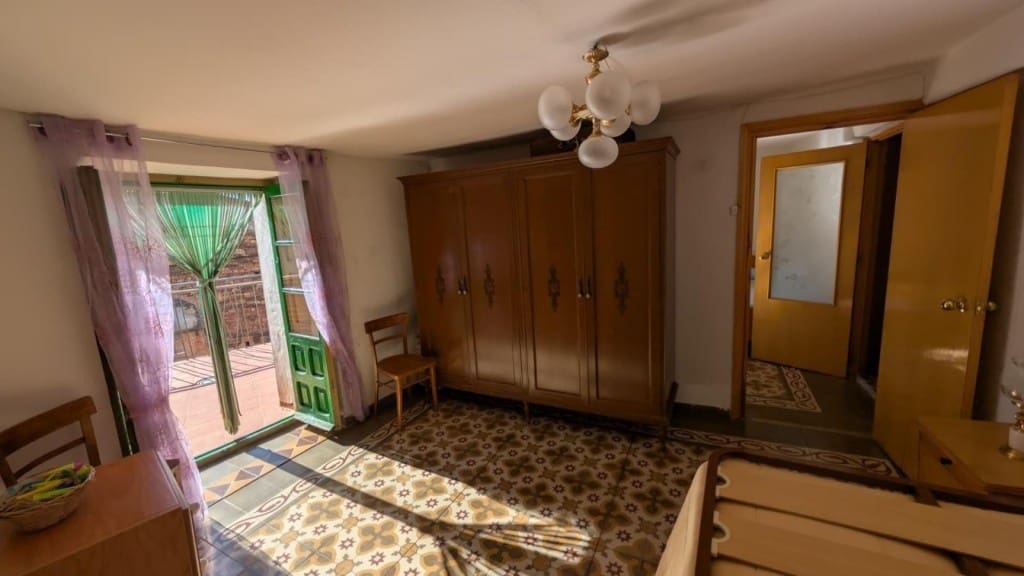 4 bedroom Villa for sale in Condemios de Arriba - € 60,000 (Ref: 9595993)