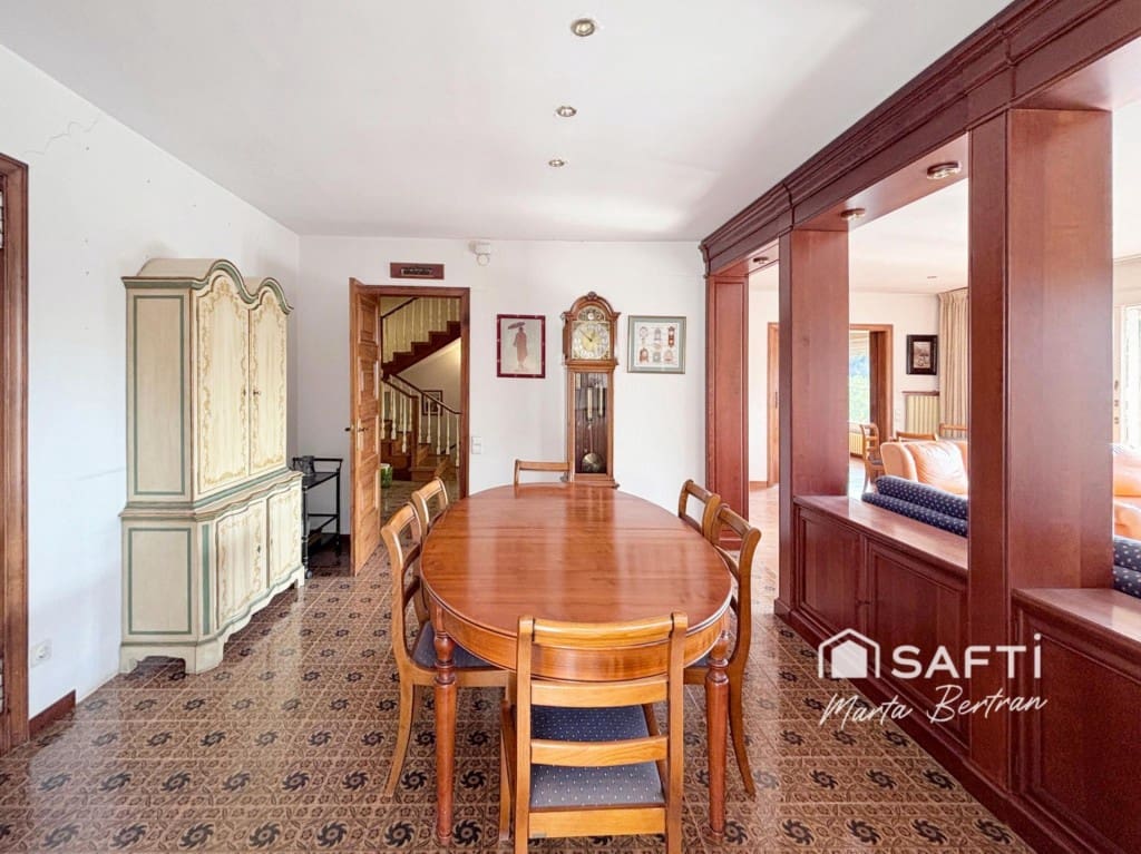 5 bedroom Finca/Country House for sale in Sant Feliu de Codines with pool garage - € 680,000 (Ref: 9595999)