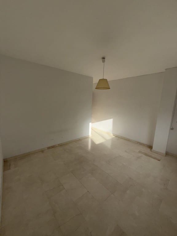3 Zimmer Apartment zu verkaufen in Loja - 77.900 € (Ref: 9596003)