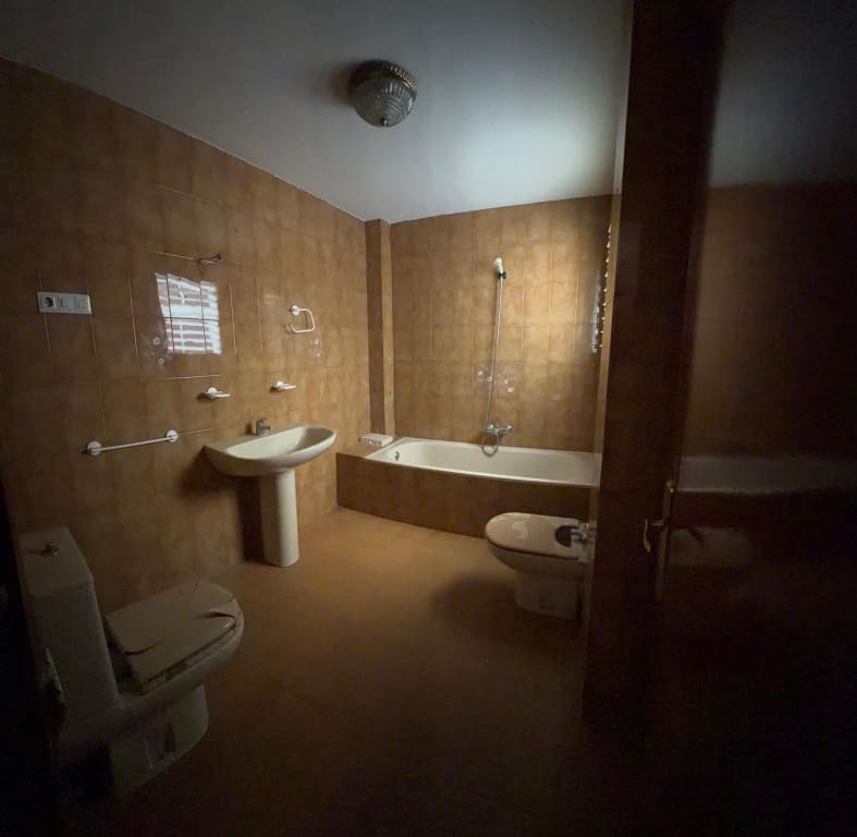 3 Zimmer Apartment zu verkaufen in Loja - 77.900 € (Ref: 9596003)