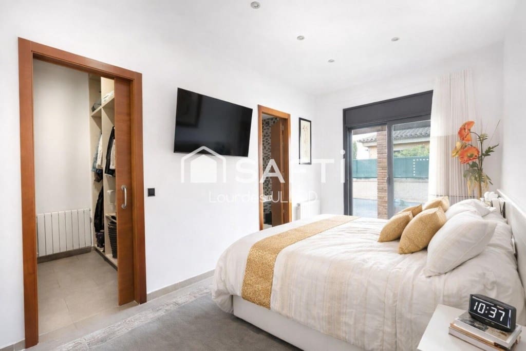 3 bedroom Villa for sale in Torroella de Fluvia with pool garage - € 499,000 (Ref: 9596006)