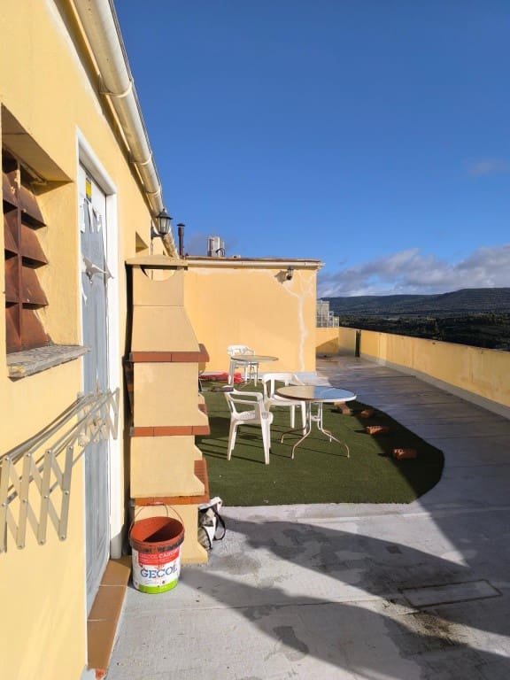 2 bedroom Penthouse for sale in Sacedon - € 104,999 (Ref: 9596008)