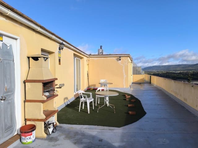 2 bedroom Penthouse for sale in Sacedón - € 104,999 (Ref: 9596008)