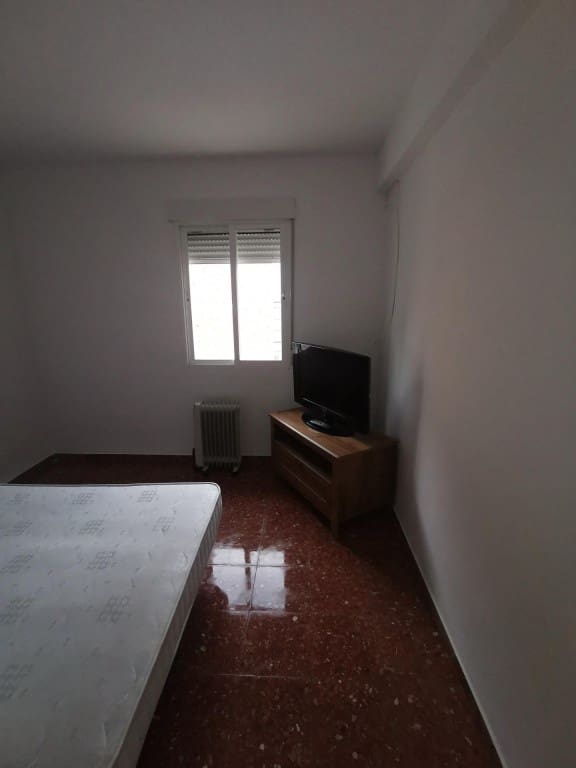 4 bedroom Apartment for sale in Sacedon - € 79,999 (Ref: 9596009)