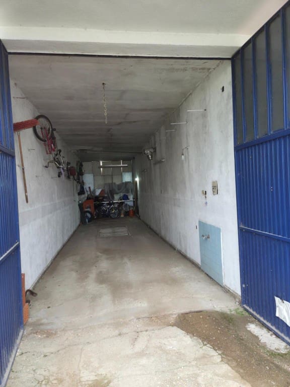 6 bedroom Finca/Country House for sale in Castellanos de Villiquera - € 139,900 (Ref: 9596012)