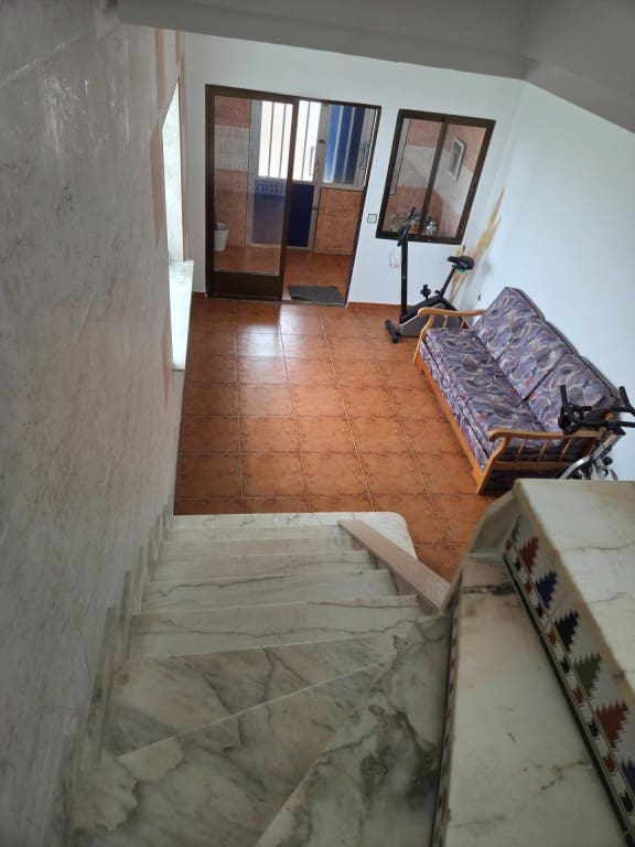 6 bedroom Finca/Country House for sale in Castellanos de Villiquera - € 139,900 (Ref: 9596012)