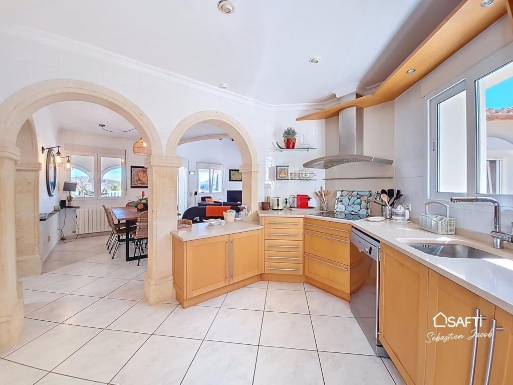 5 soveværelse Villa til salg i Pedreguer med swimmingpool garage - € 960.000 (Ref: 9596019)