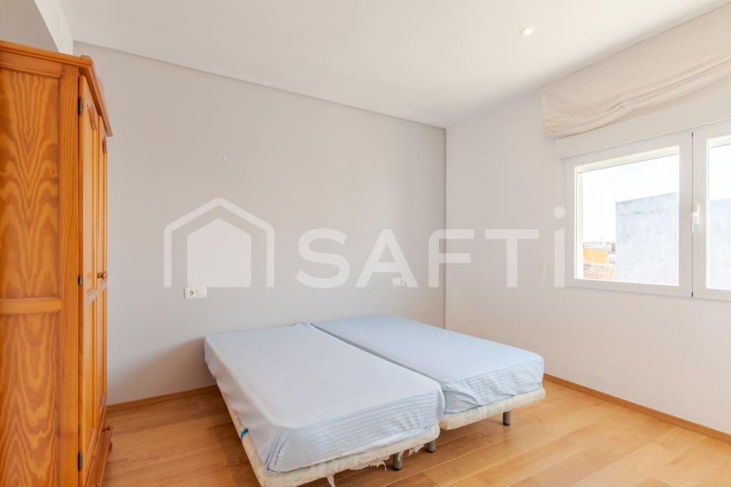 3 bedroom Flat for sale in Alcala de Xivert - € 135,000 (Ref: 9596021)