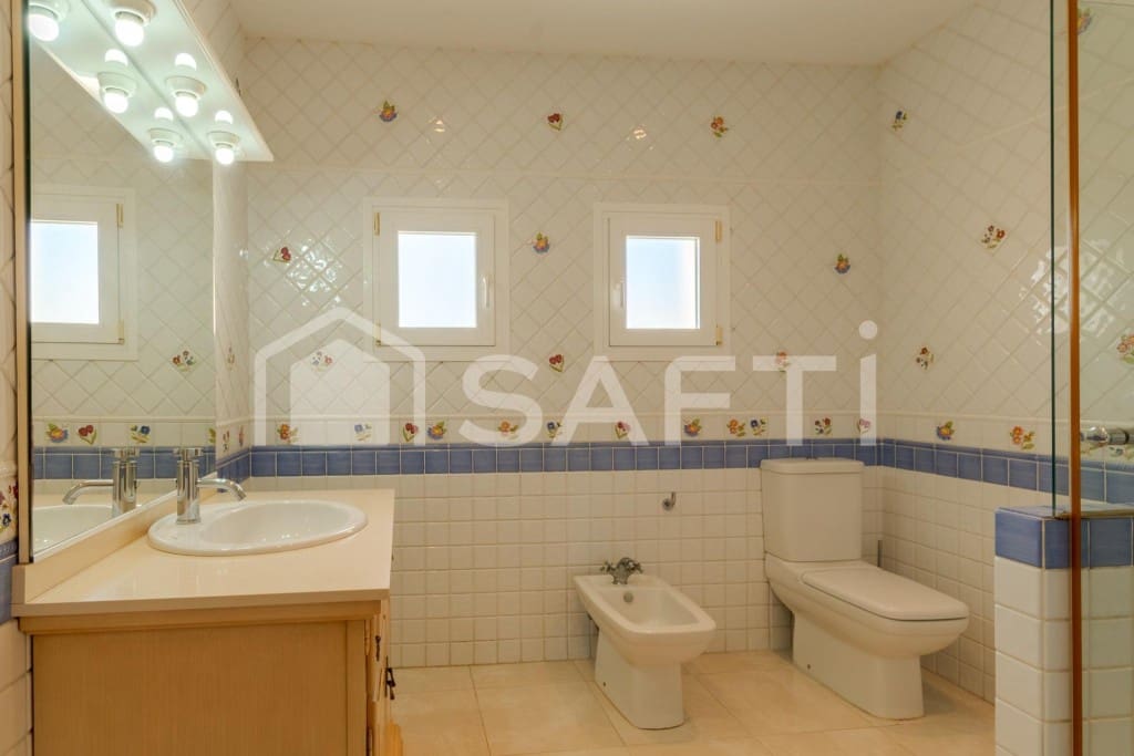 3 bedroom Flat for sale in Alcala de Xivert - € 135,000 (Ref: 9596021)