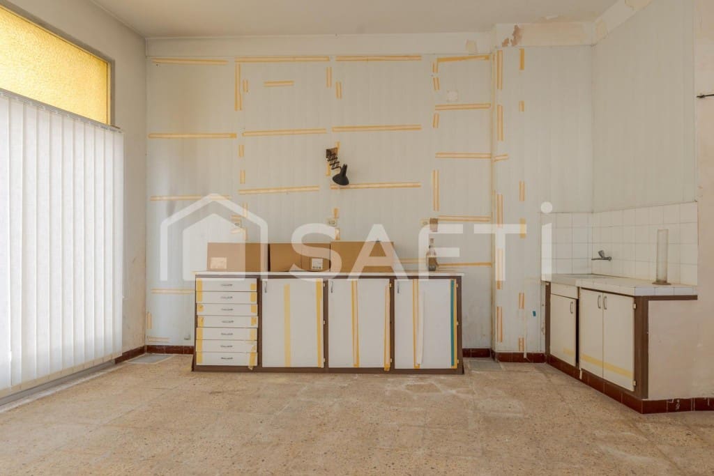 Kommersiell till salu i Alcala de Xivert - 30 000 € (Ref: 9596022)