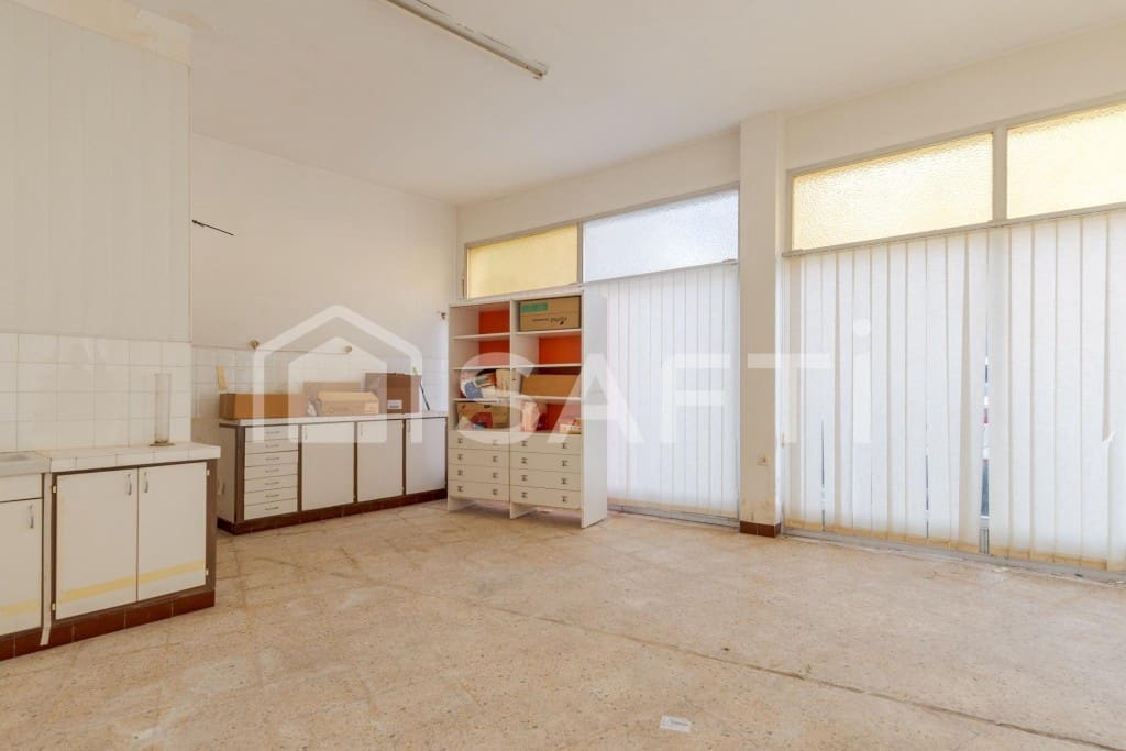 Kommersiell till salu i Alcala de Xivert - 30 000 € (Ref: 9596022)