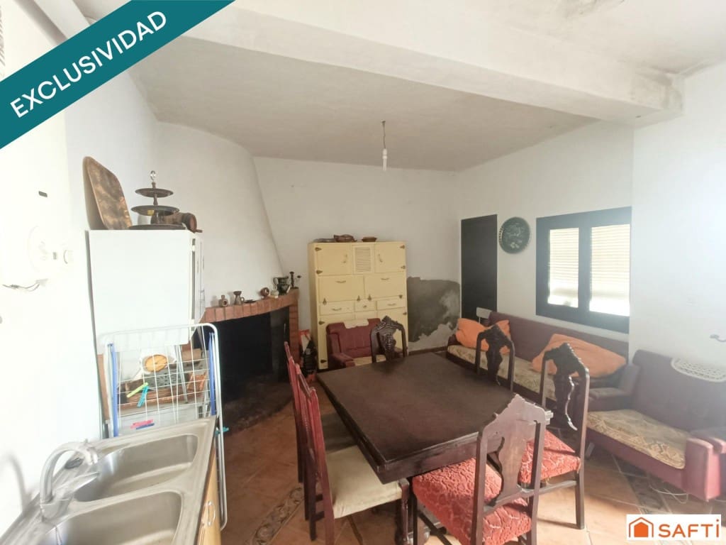 4 bedroom Terraced Villa for sale in Arenas de San Juan - € 42,000 (Ref: 9599408)