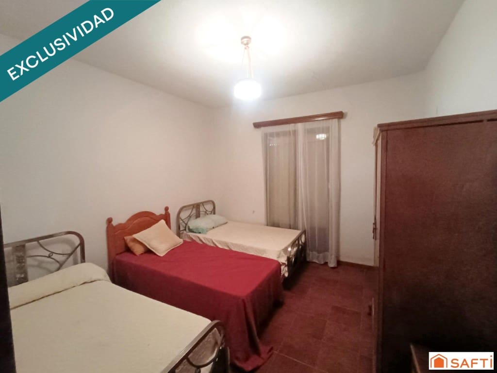 4 bedroom Terraced Villa for sale in Arenas de San Juan - € 42,000 (Ref: 9599408)