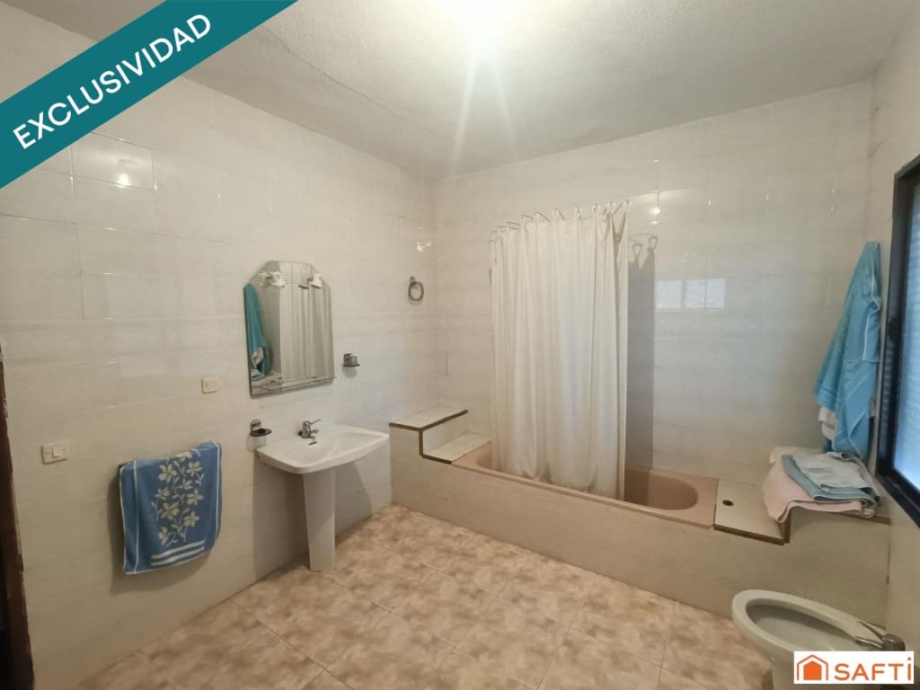 4 bedroom Terraced Villa for sale in Arenas de San Juan - € 42,000 (Ref: 9599408)