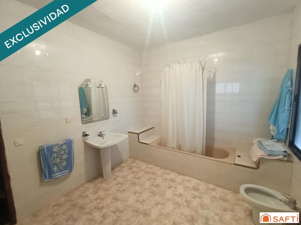 4 bedroom Terraced Villa for sale in Arenas de San Juan - € 42,000 (Ref: 9599408)