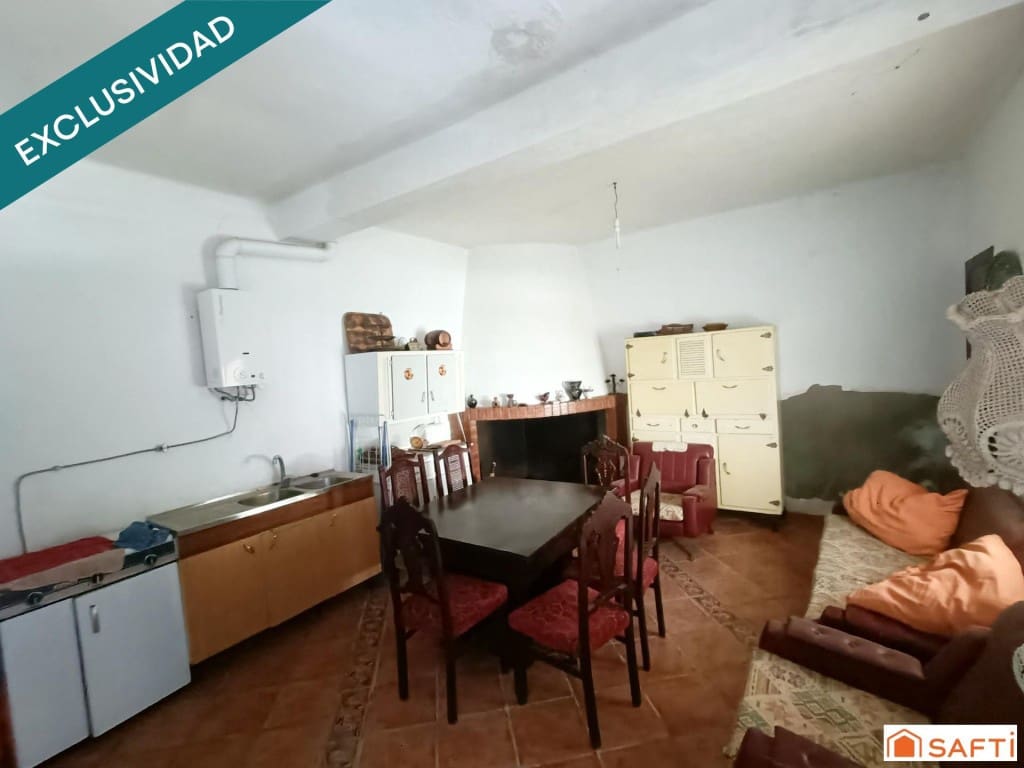 4 bedroom Terraced Villa for sale in Arenas de San Juan - € 42,000 (Ref: 9599408)