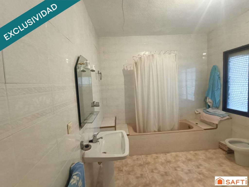 4 bedroom Terraced Villa for sale in Arenas de San Juan - € 42,000 (Ref: 9599408)