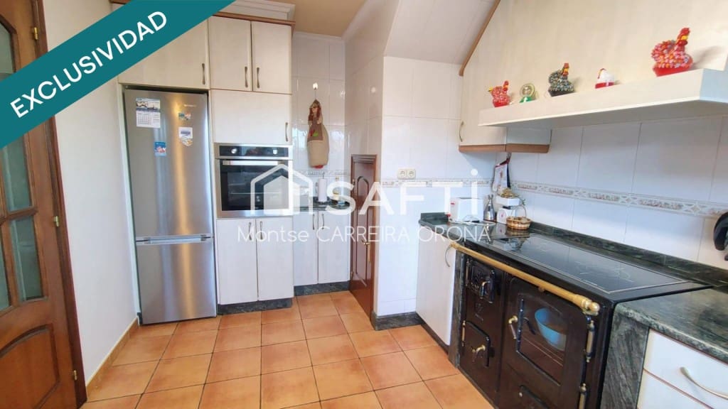 4 sypialnia Willa na sprzedaż w Santiago de Compostela - 320 000 € (Ref: 9599409)