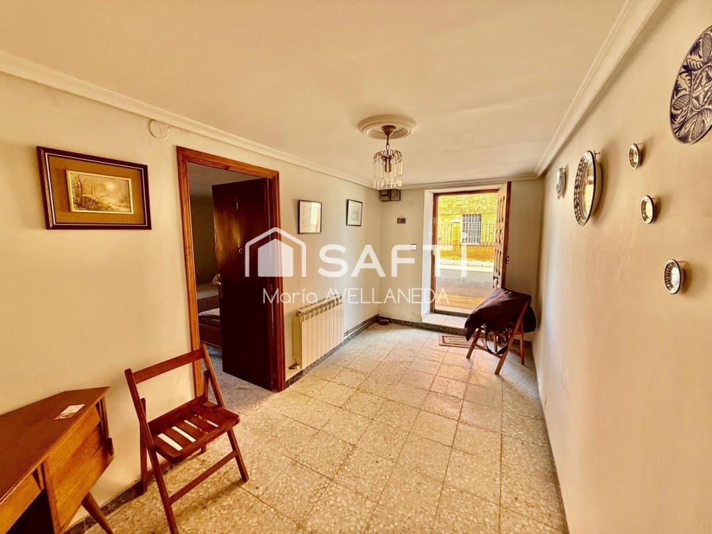 3 bedroom Finca/Country House for sale in Toral de los Guzmanes - € 60,000 (Ref: 9599412)