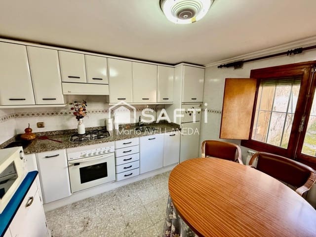 3 bedroom Finca/Country House for sale in Toral de los Guzmanes - € 60,000 (Ref: 9599412)