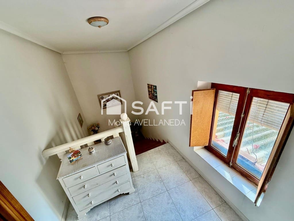 3 bedroom Finca/Country House for sale in Toral de los Guzmanes - € 60,000 (Ref: 9599412)