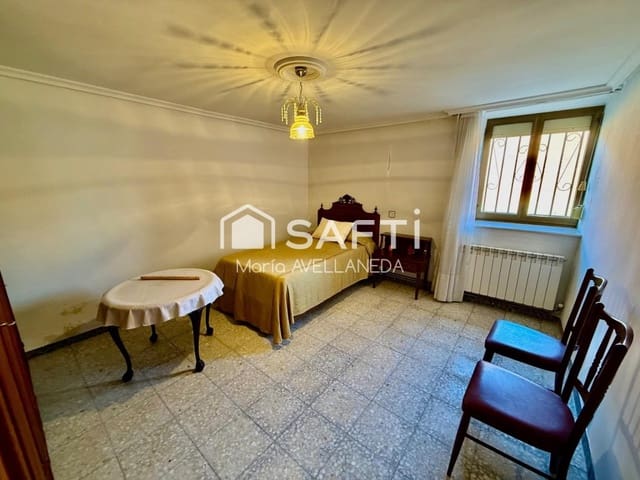 3 bedroom Finca/Country House for sale in Toral de los Guzmanes - € 60,000 (Ref: 9599412)