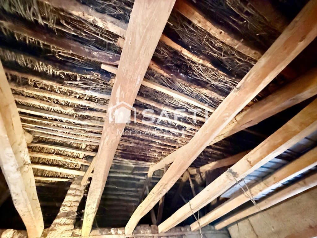 3 bedroom Finca/Country House for sale in Toral de los Guzmanes - € 60,000 (Ref: 9599412)