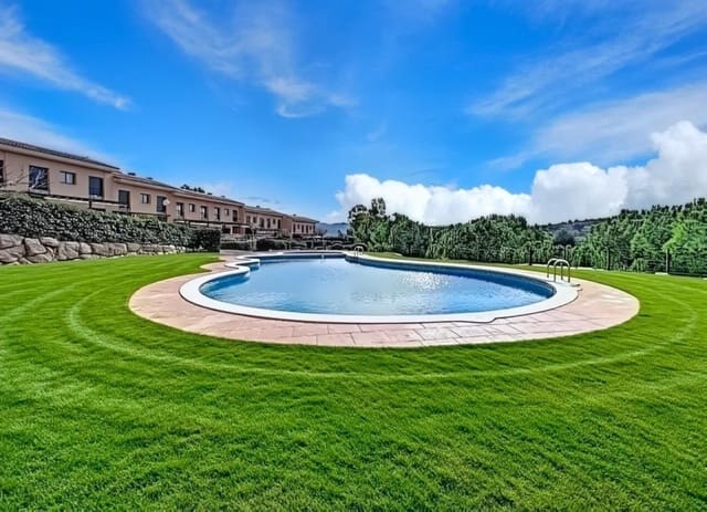 3 soverom Villa til salgs i Sant Esteve Sesrovires med svømmebasseng garasje - € 455 000 (Ref: 9599415)