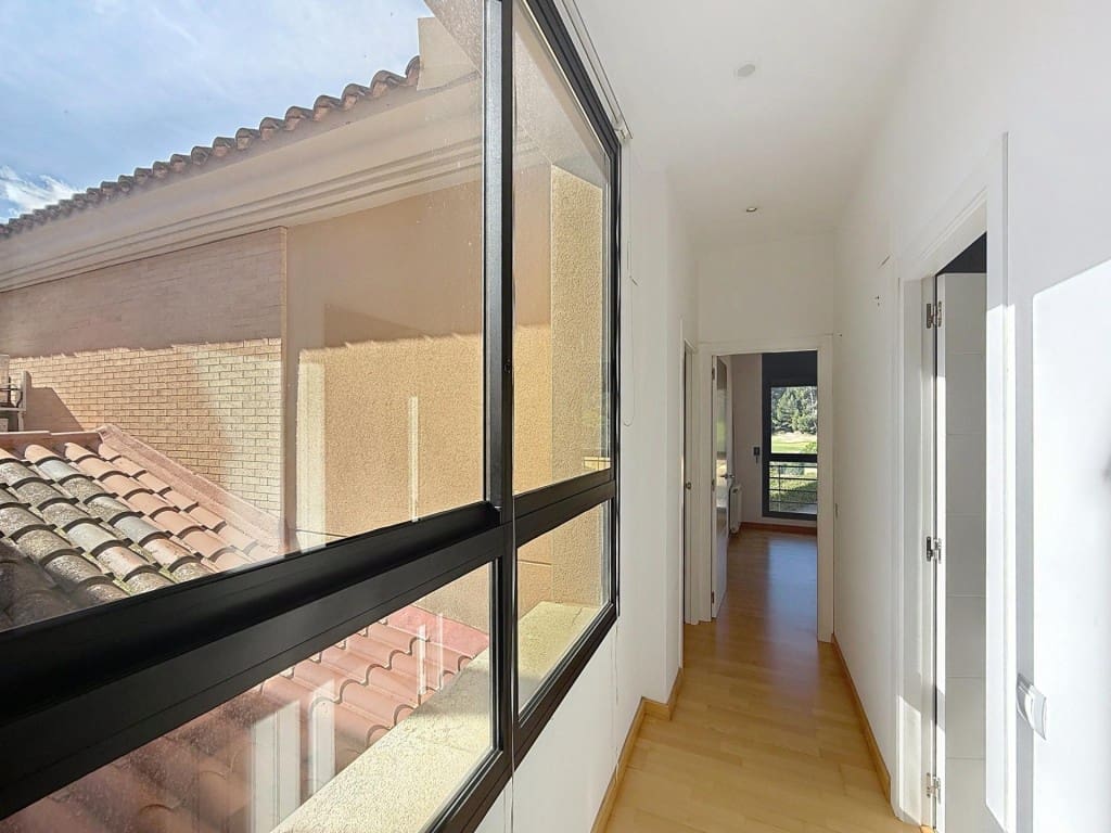 3 bedroom Villa for sale in Sant Esteve Sesrovires with pool garage - € 455,000 (Ref: 9599415)