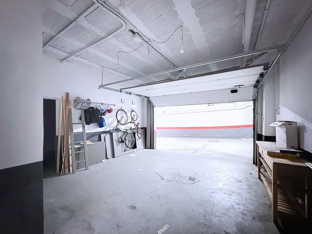 3 bedroom Villa for sale in Sant Esteve Sesrovires with pool garage - € 455,000 (Ref: 9599415)