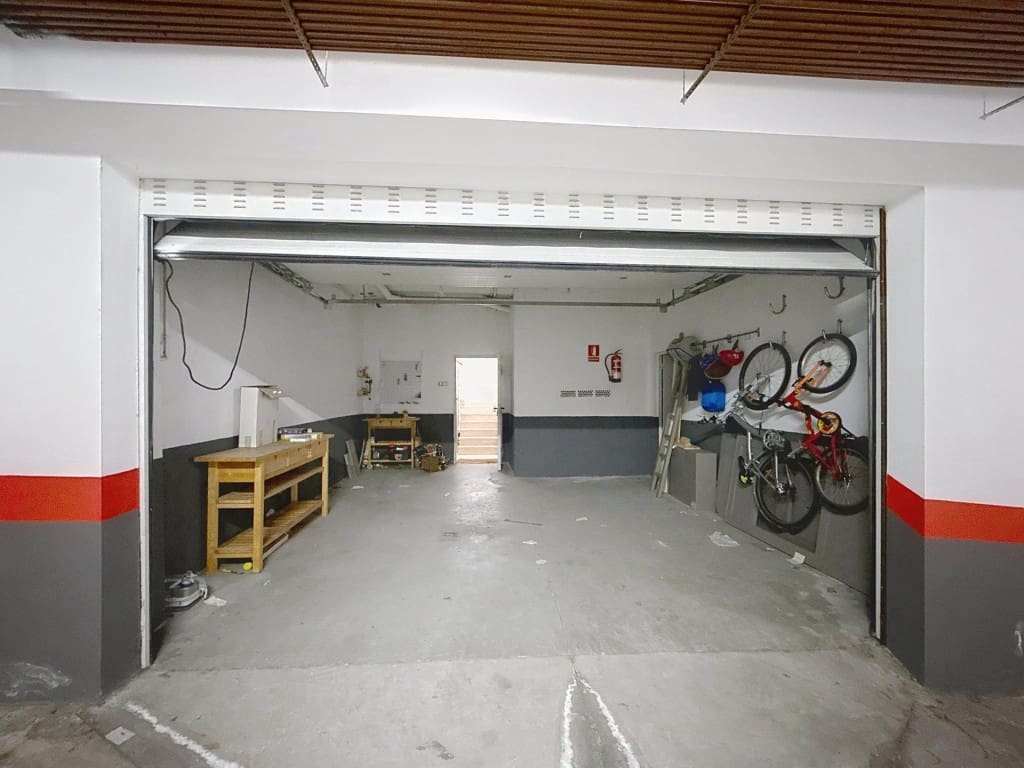 3 bedroom Villa for sale in Sant Esteve Sesrovires with pool garage - € 455,000 (Ref: 9599415)