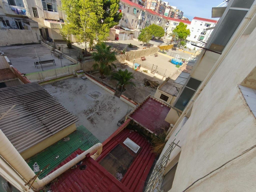 3 makuuhuone Huoneisto myytävänä paikassa Alicante kaupunki - 183 000 € (Ref: 9604875)