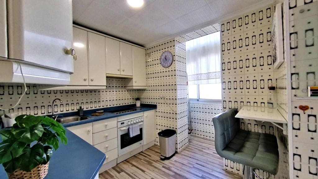 3 makuuhuone Huoneisto myytävänä paikassa Alicante kaupunki - 183 000 € (Ref: 9604875)