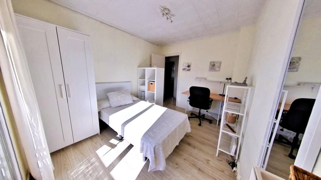 3 makuuhuone Huoneisto myytävänä paikassa Alicante kaupunki - 183 000 € (Ref: 9604875)