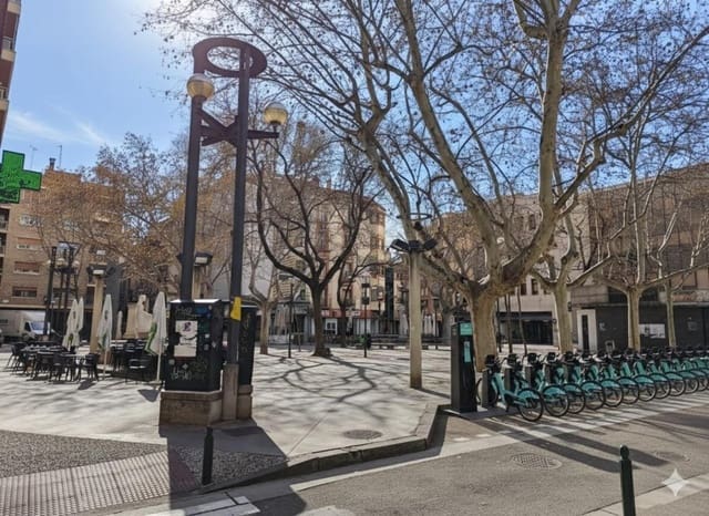 2 makuuhuone Huoneisto myytävänä paikassa Zaragoza kaupunki - 195 000 € (Ref: 9604880)