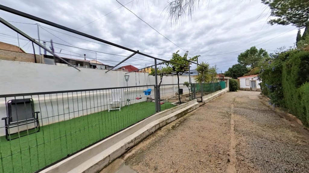 4 bedroom Finca/Country House for sale in Elda - € 259,500 (Ref: 9604883)