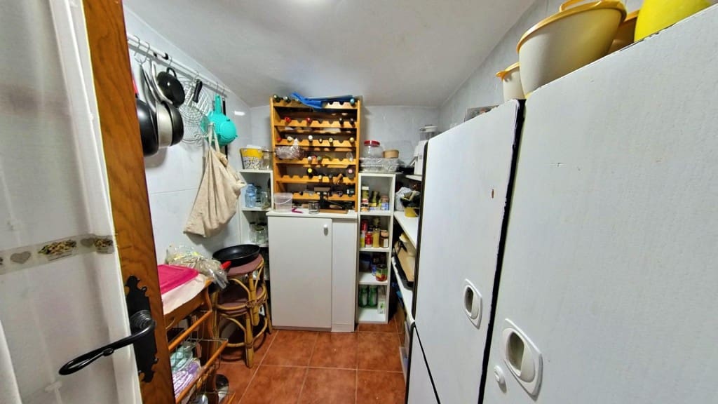 4 bedroom Finca/Country House for sale in Elda - € 259,500 (Ref: 9604883)