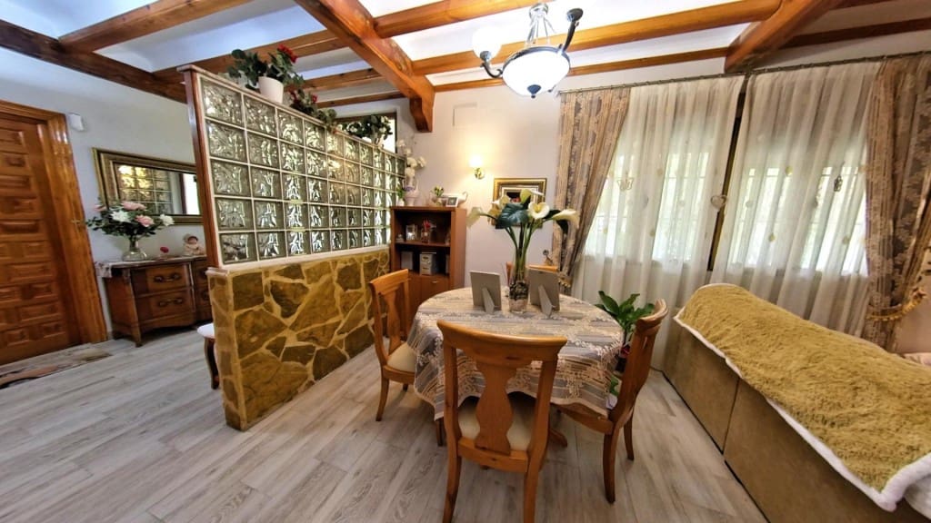 4 bedroom Finca/Country House for sale in Elda - € 259,500 (Ref: 9604883)