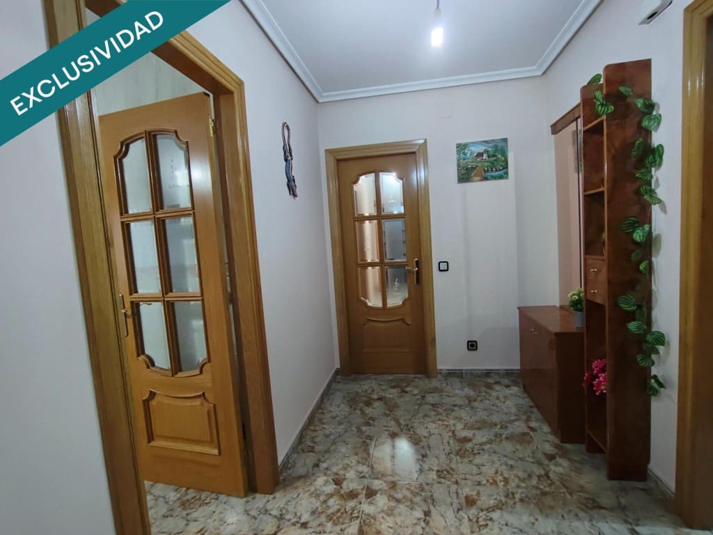 3 soveværelse Lejlighed til salg i Toreno med garage - € 95.000 (Ref: 9604884)