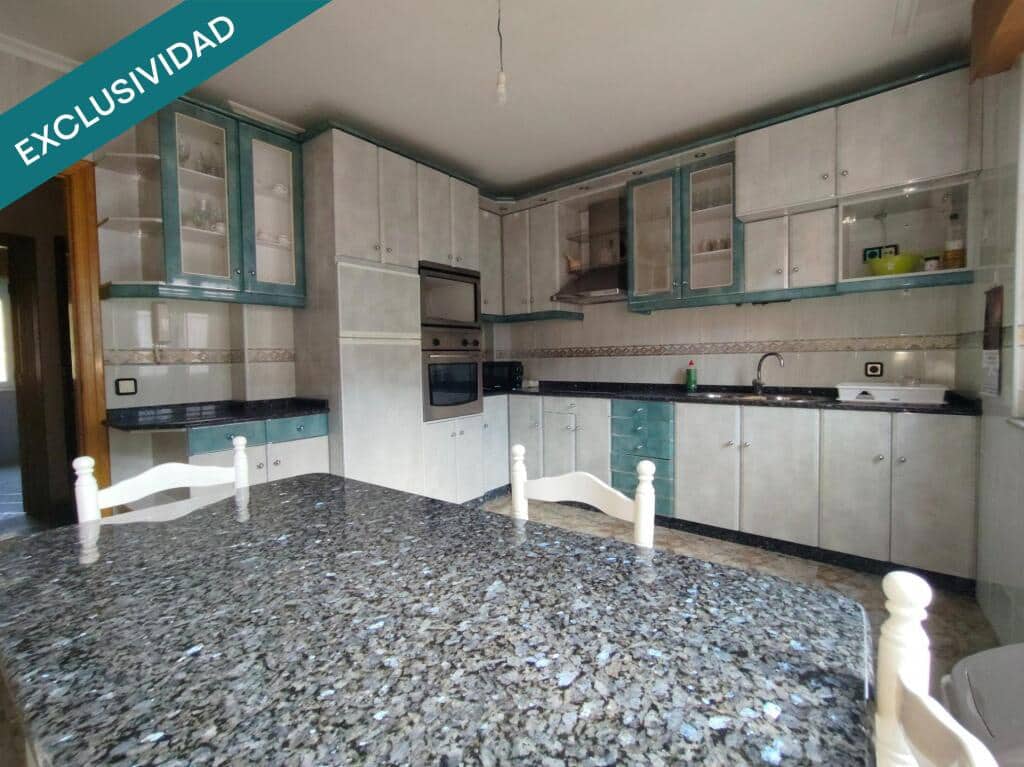 3 bedroom Apartment for sale in Toreno with garage - € 95,000 (Ref: 9604884)
