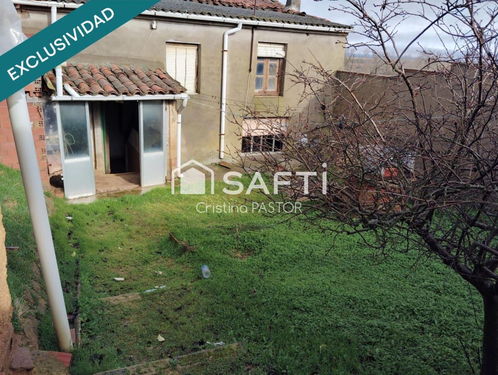 5 bedroom Terraced Villa for sale in Pajares de los Oteros - € 60,000 (Ref: 9604885)