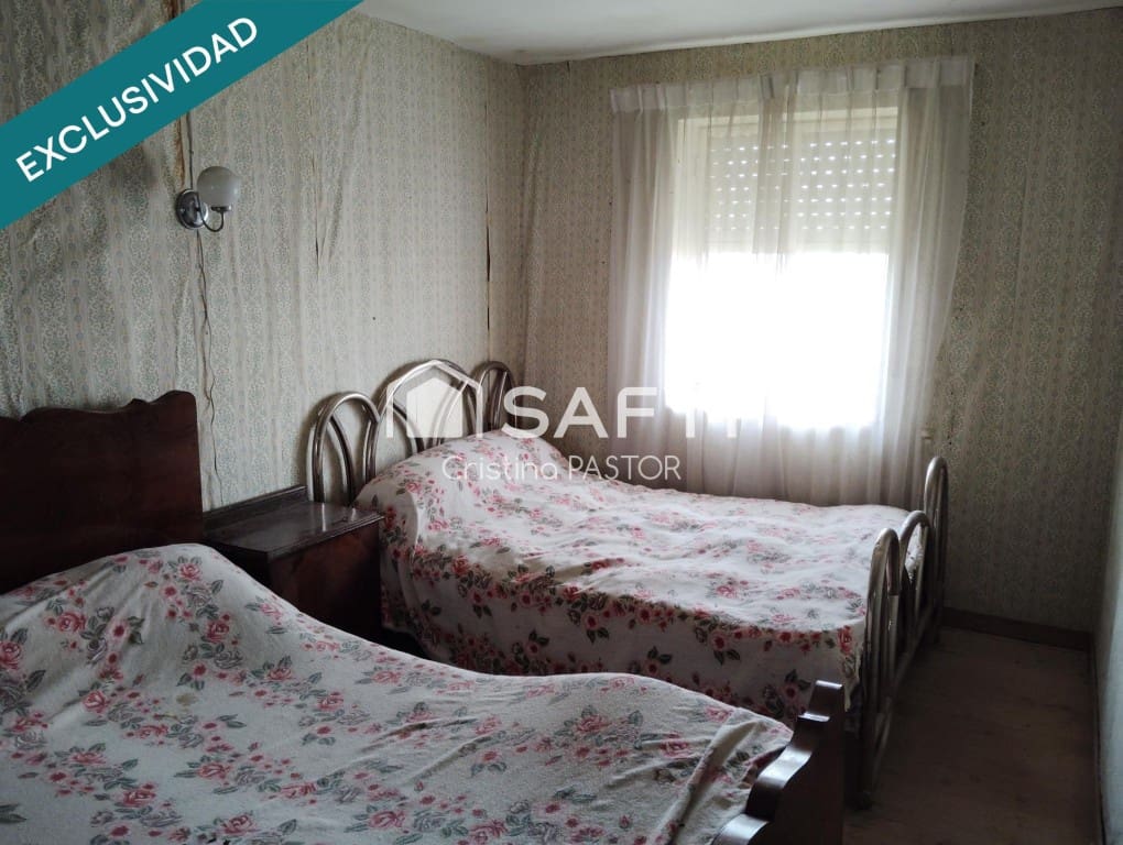 5 bedroom Terraced Villa for sale in Pajares de los Oteros - € 60,000 (Ref: 9604885)