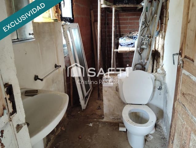 5 bedroom Terraced Villa for sale in Pajares de los Oteros - € 60,000 (Ref: 9604885)