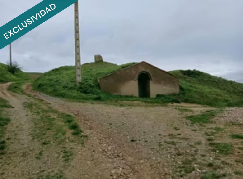 5 bedroom Terraced Villa for sale in Pajares de los Oteros - € 60,000 (Ref: 9604885)