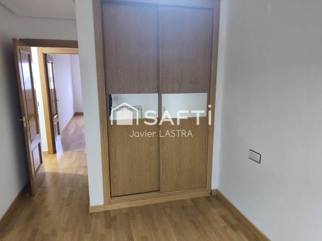 3 slaapkamer Appartement te koop in León stad met garage - € 150.000 (Ref: 9604890)