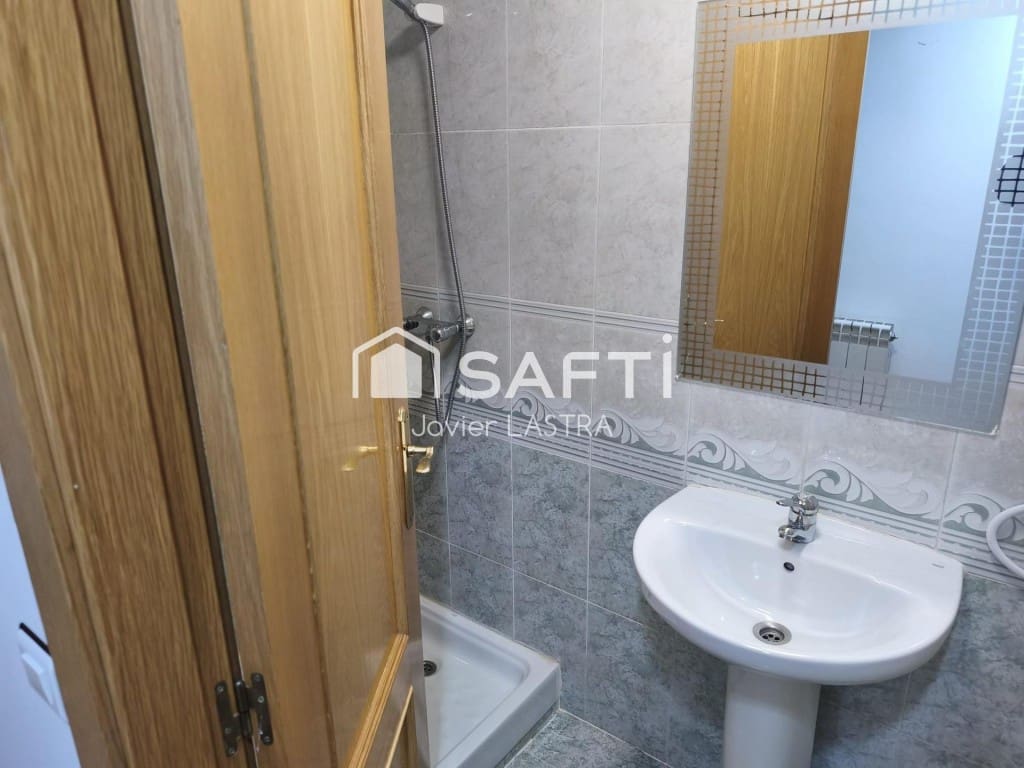 3 slaapkamer Appartement te koop in Leon stad met garage - € 150.000 (Ref: 9604890)