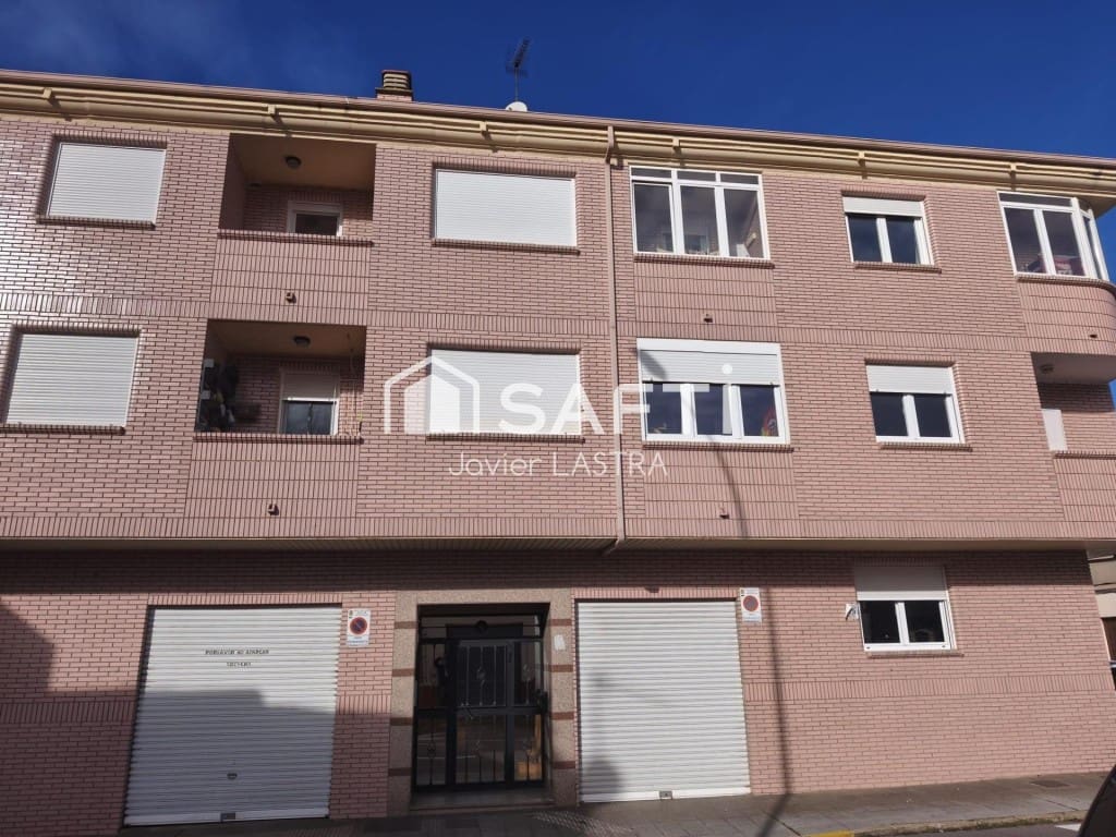 3 slaapkamer Appartement te koop in Leon stad met garage - € 150.000 (Ref: 9604890)
