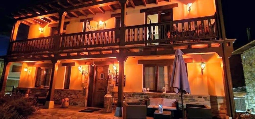 6 soveværelse Villa til salg i Val de San Lorenzo med garage - € 287.000 (Ref: 9604891)