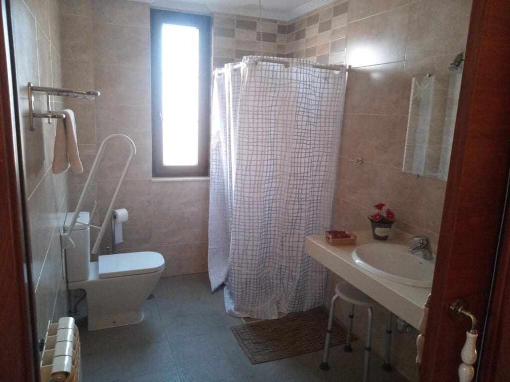 6 soveværelse Villa til salg i Val de San Lorenzo med garage - € 287.000 (Ref: 9604891)